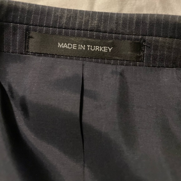 Dark Navy PinStripe Hugo Boss Suit - Jackets and Pants 42R - Picture 4 of 10